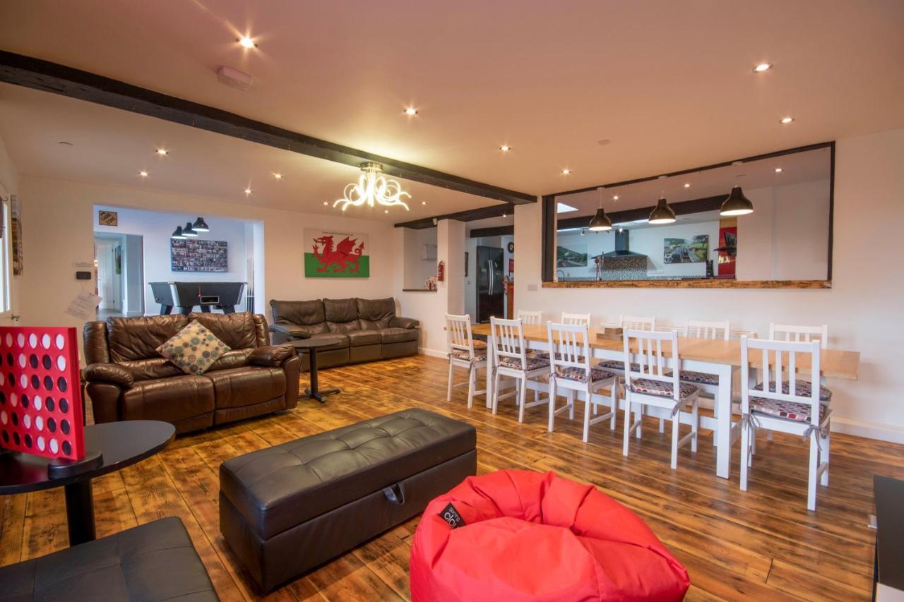 Welsh Row House Apartment Llandegla Bagian luar foto