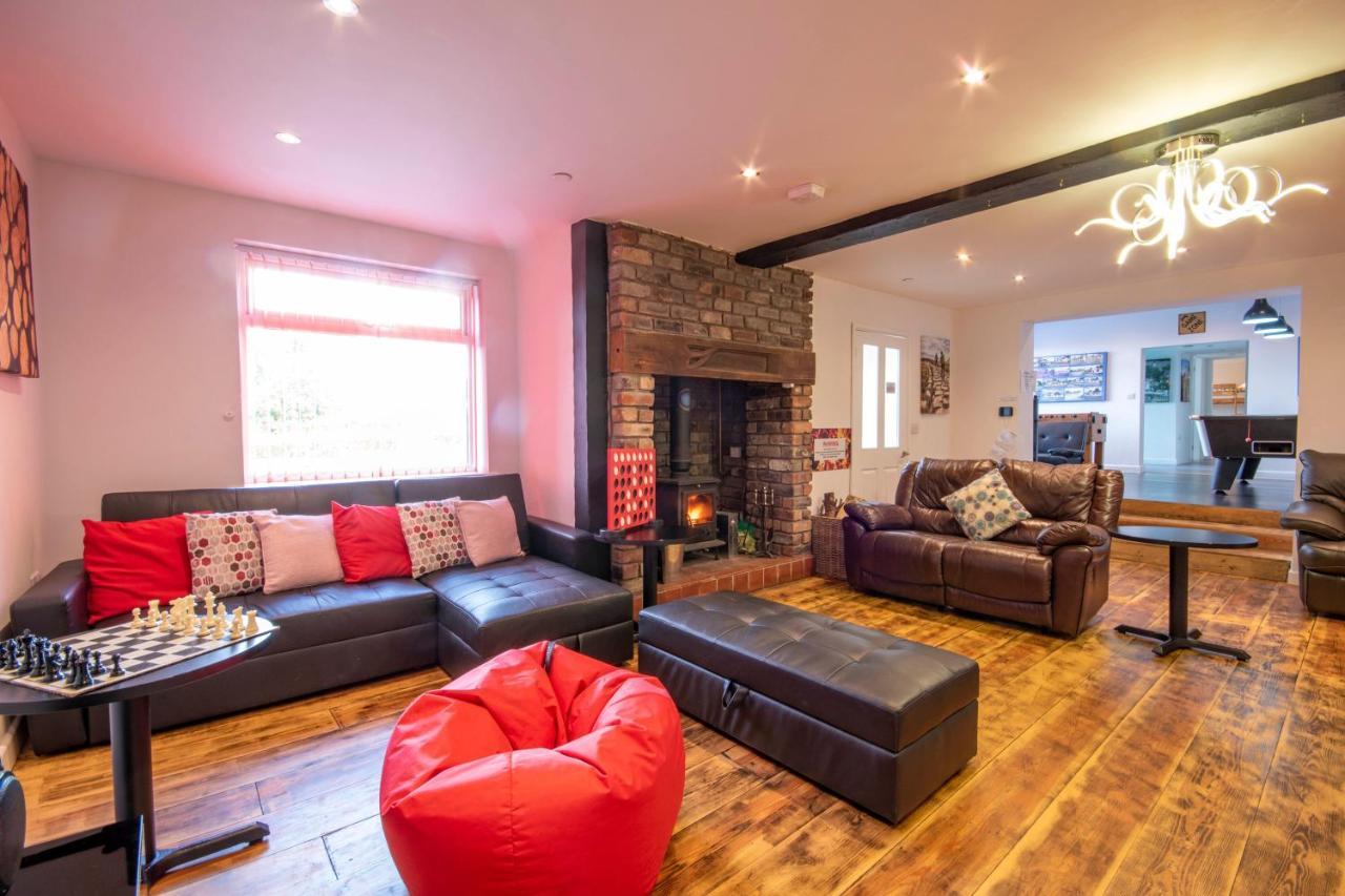Welsh Row House Apartment Llandegla Bagian luar foto