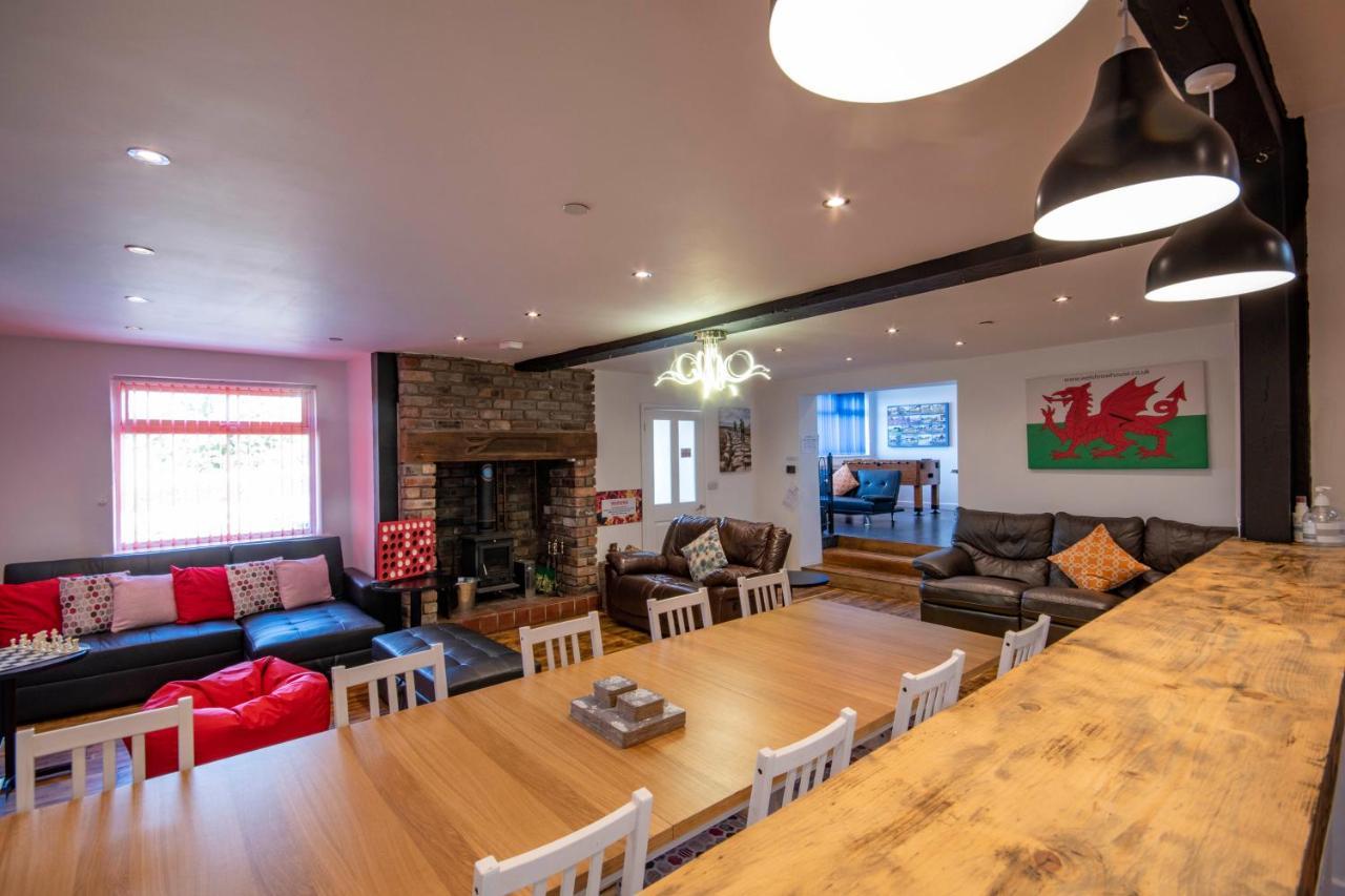 Welsh Row House Apartment Llandegla Bagian luar foto