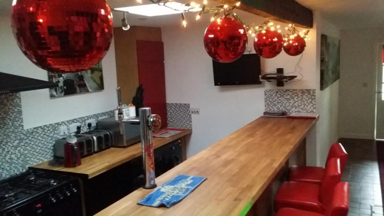 Welsh Row House Apartment Llandegla Bagian luar foto