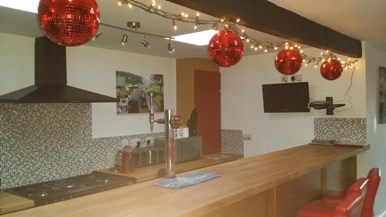Welsh Row House Apartment Llandegla Bagian luar foto