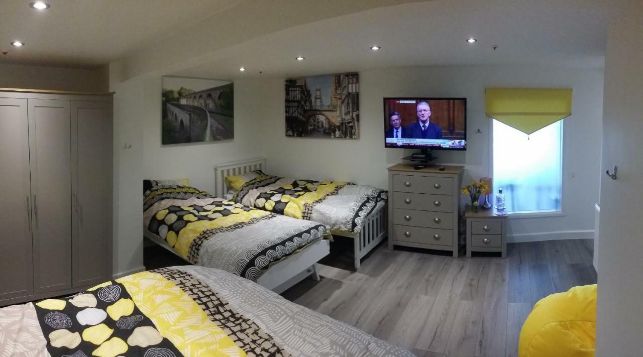 Welsh Row House Apartment Llandegla Bagian luar foto