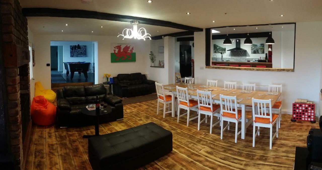 Welsh Row House Apartment Llandegla Bagian luar foto