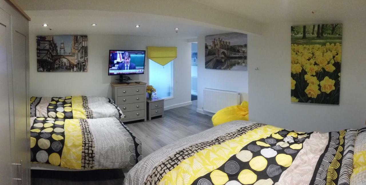 Welsh Row House Apartment Llandegla Bagian luar foto