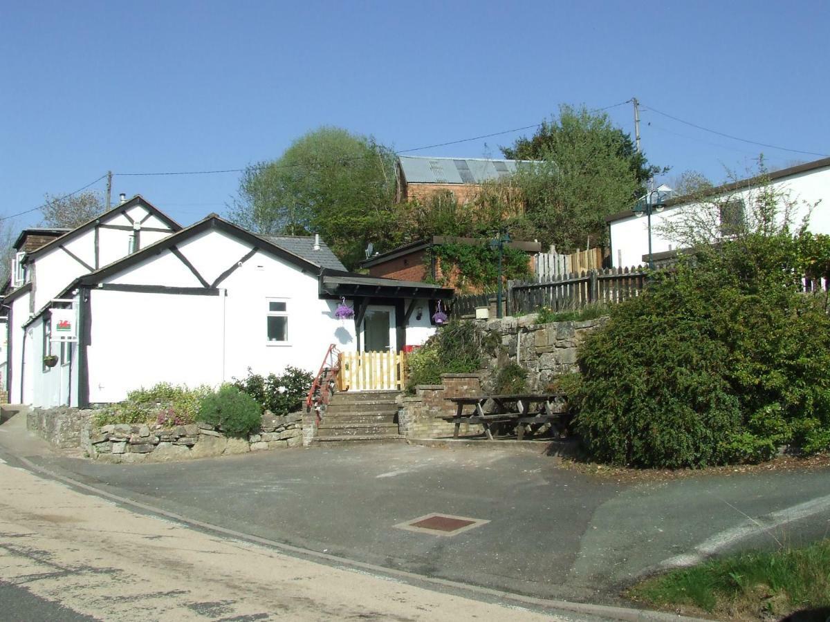 Welsh Row House Apartment Llandegla Bagian luar foto