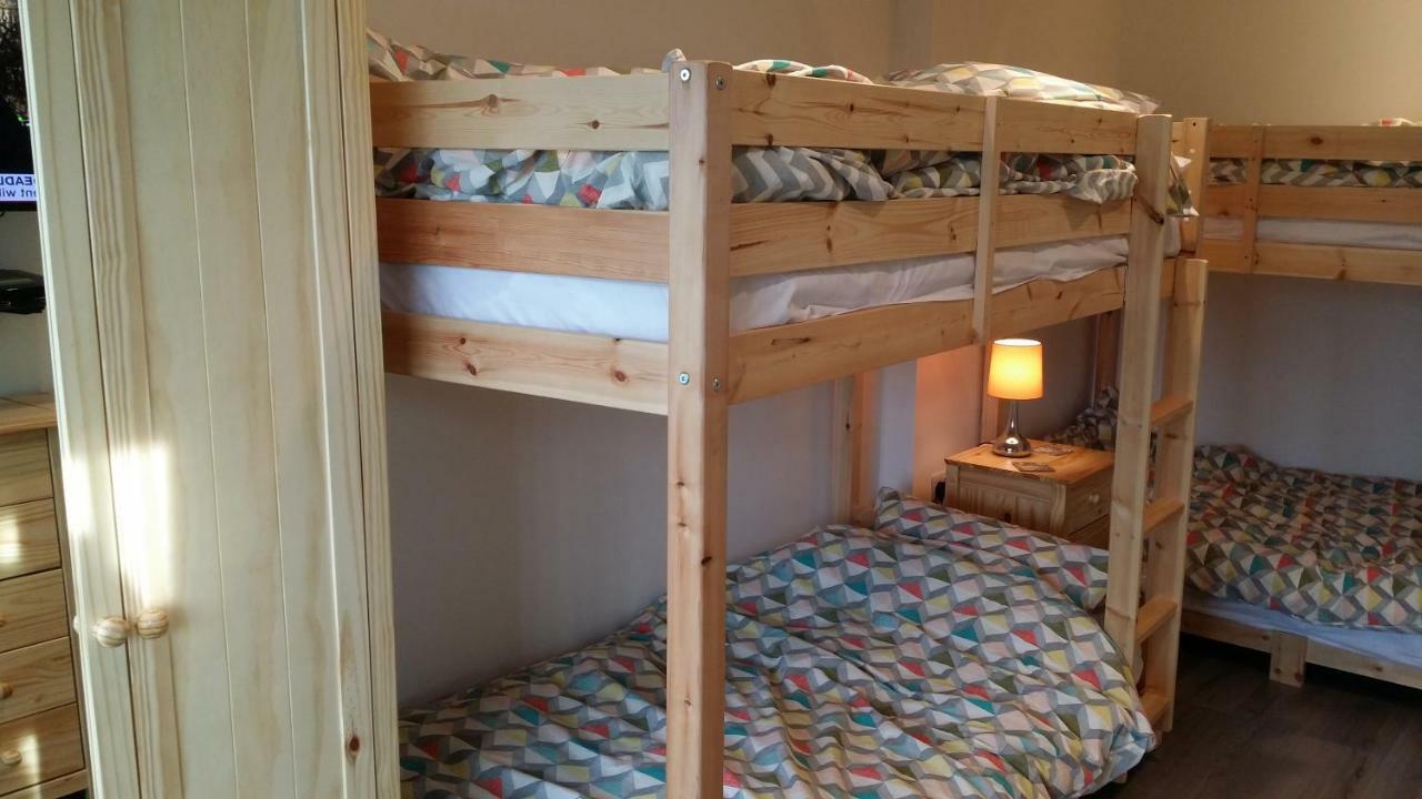 Welsh Row House Apartment Llandegla Bagian luar foto