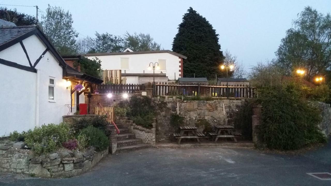 Welsh Row House Apartment Llandegla Bagian luar foto